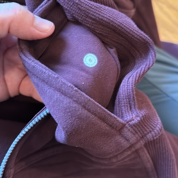 Lululemon plum colored women’s jacket size 6 - Picture 5 of 5